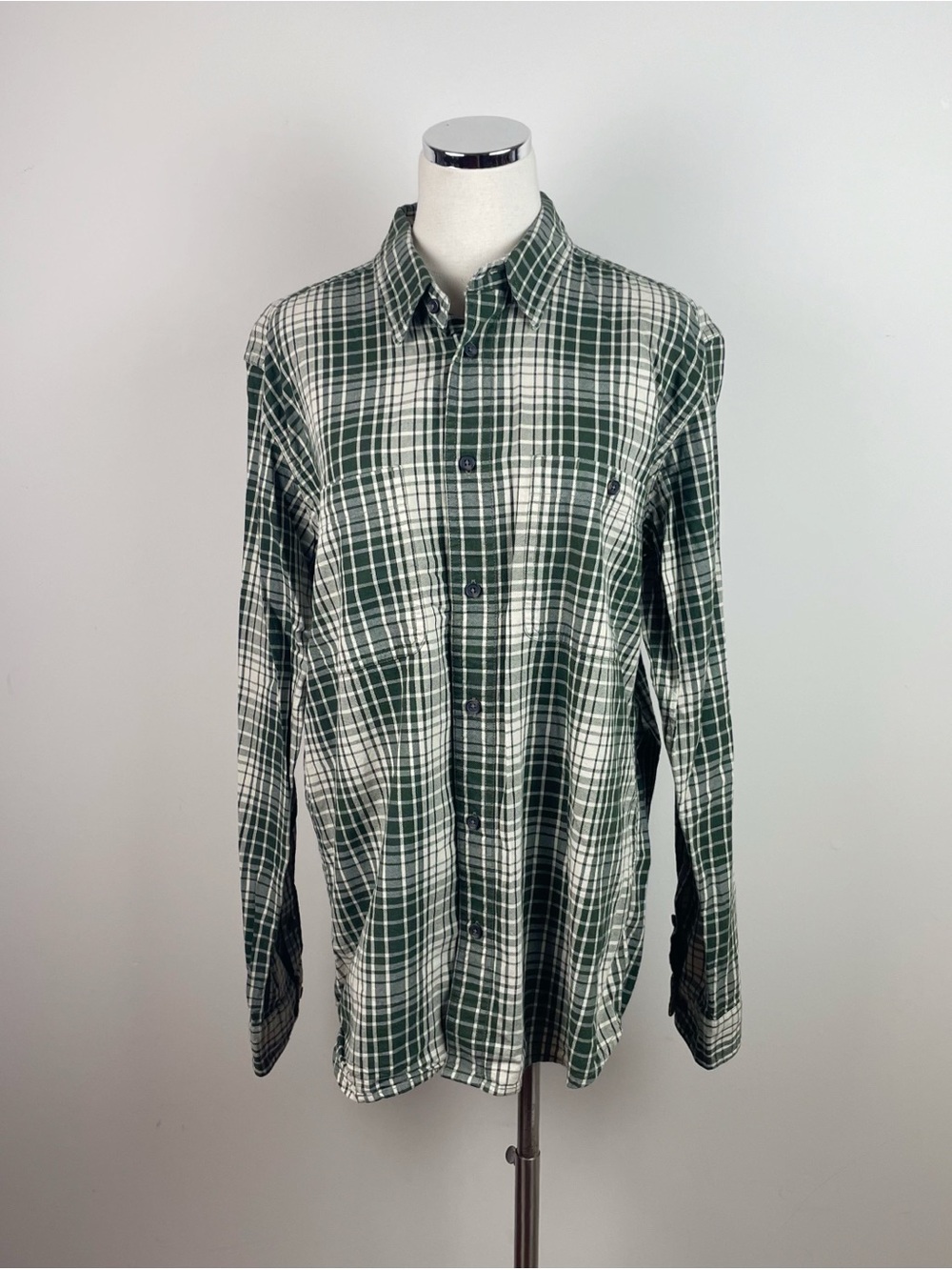 Filson Green White Plaid Button Down Long Sleeve Collared Shirt Medium Outdoor